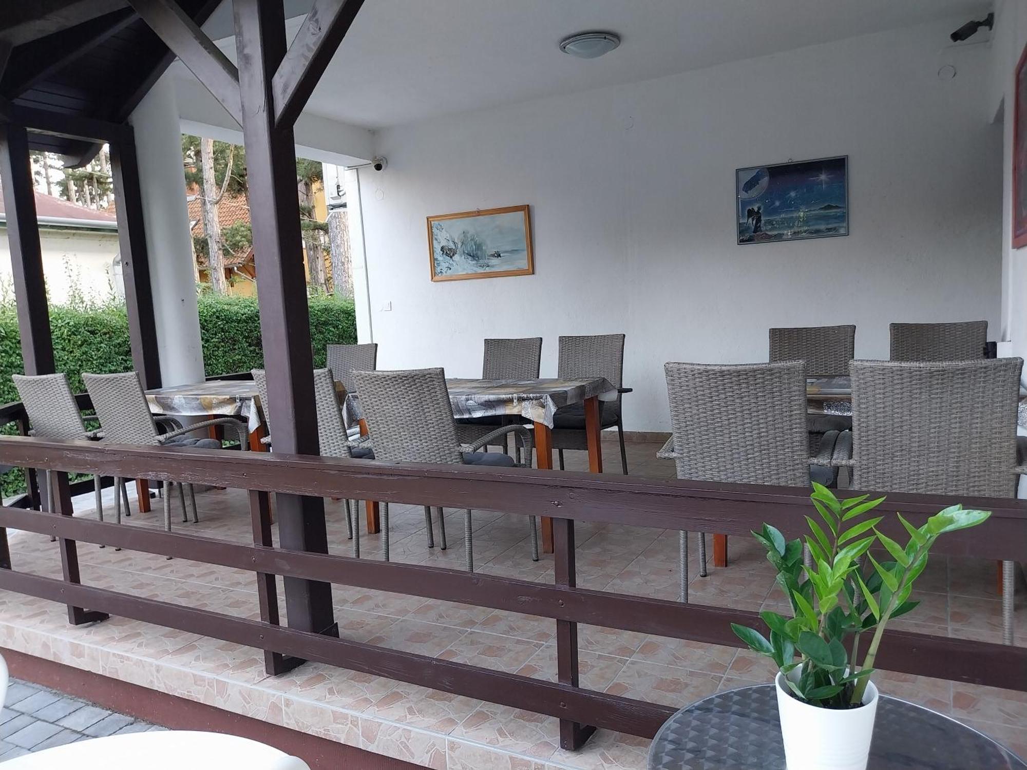 Fenyves Vendeghaz - Siofok Apartment ภายนอก รูปภาพ