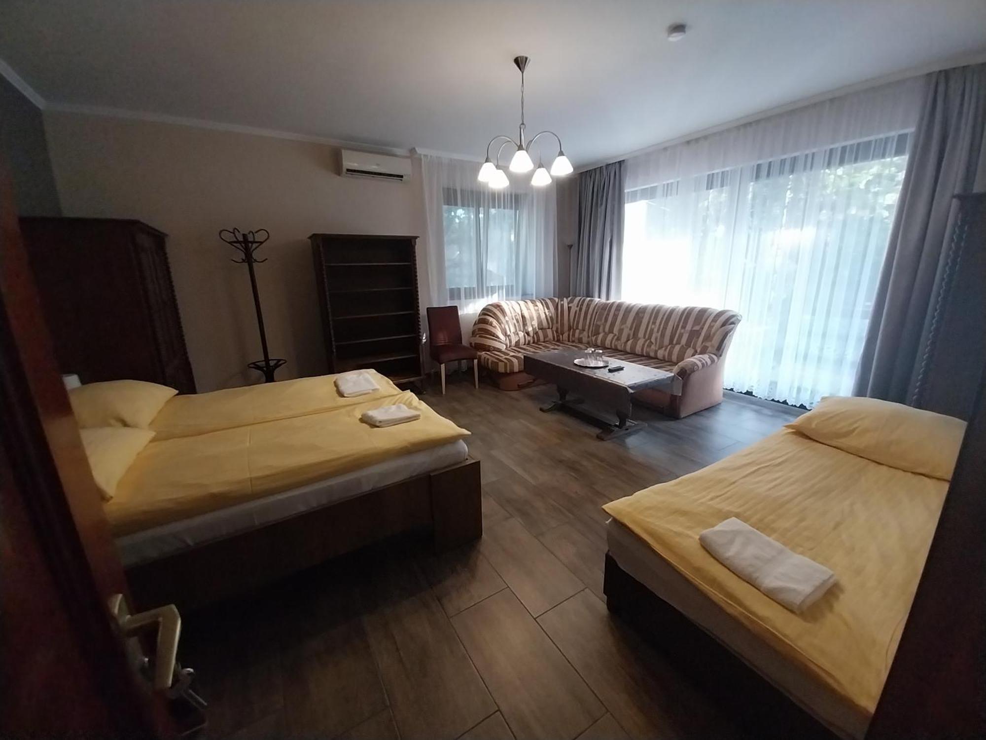 Fenyves Vendeghaz - Siofok Apartment ภายนอก รูปภาพ